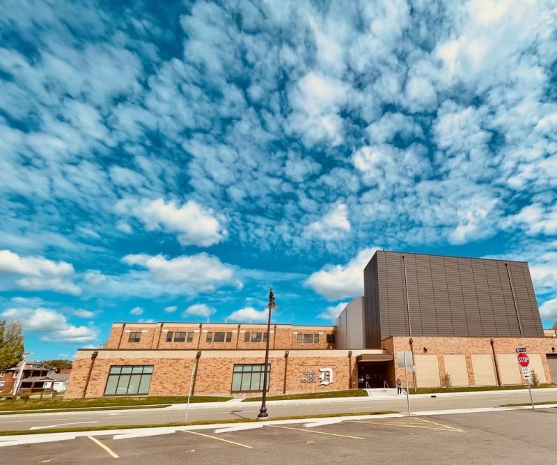 Dover High School celebrates opening with tours