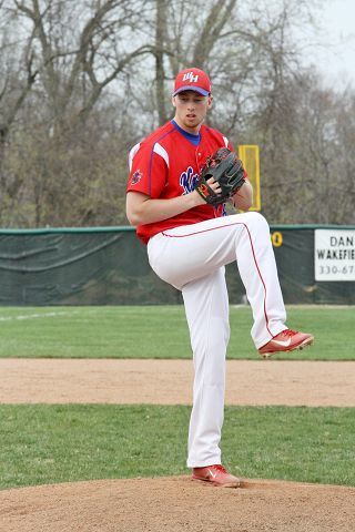Electric turned off by Snyder, Troyer in 8-1 Knights victory