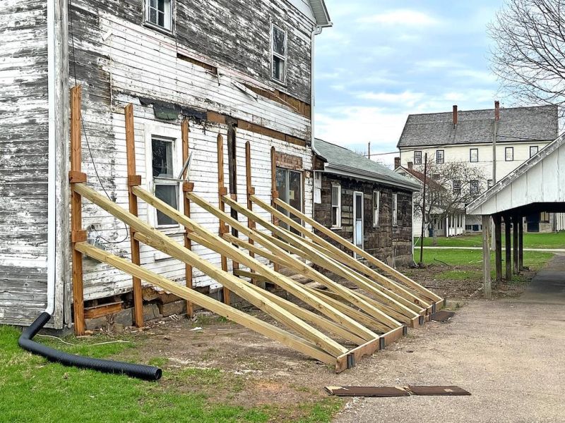 Empty Zoar home will receive restoration
