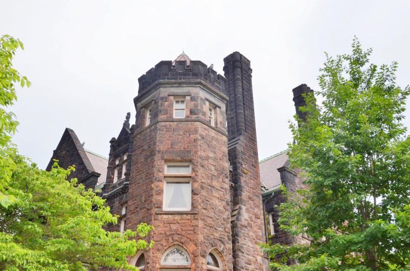 Five Oaks mansion open for tours