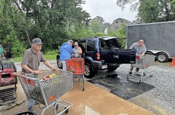Food pantry changes hours, seeks volunteers
