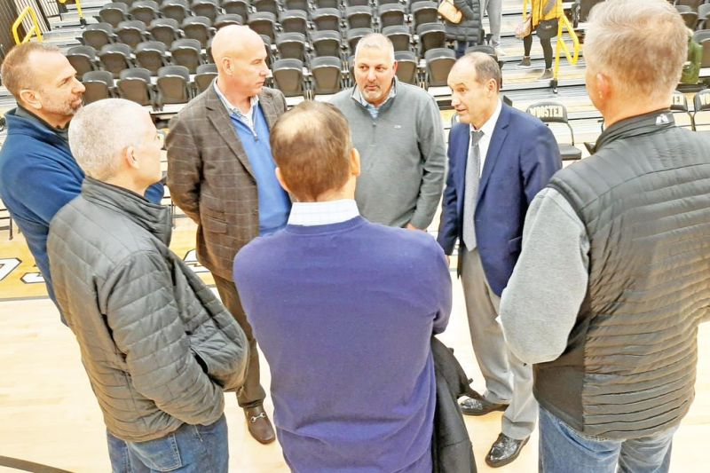 Former players’ trip to Wooster to see old coach checks all the boxes