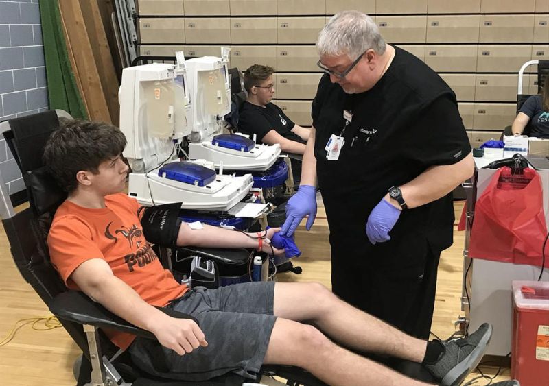 Garaway teens step up, deliver during blood drive