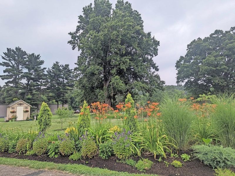 Garden Tour to benefit the Friends of the Library