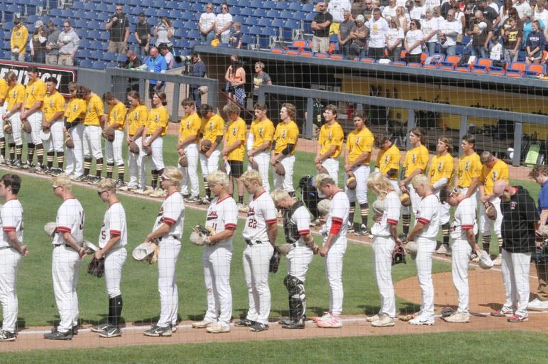 Golden Bears honor a fallen friend at state