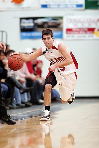 Hawks manhandle Titans in 72-36 victory