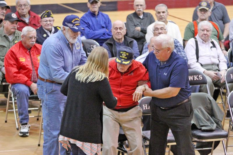 Hiland NHS members connect with vets