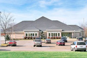 Holmes Library kicks off summer fun with May