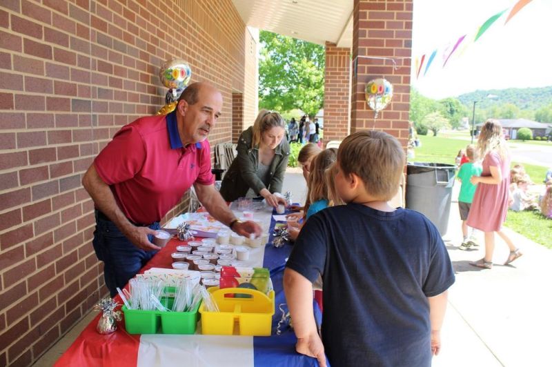 Ice cream party celebrates Blue Ribbon Award