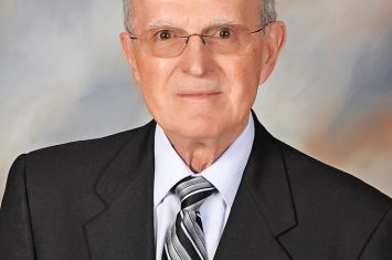 Kent State Tuscarawas honors late Judge Roger Lile