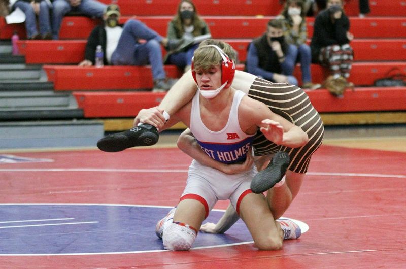 Knights’ grapplers struggle to 2-3 mark at Claymont Duals
