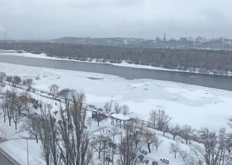 Leaving Kyiv: Air raid sirens and finding a ride
