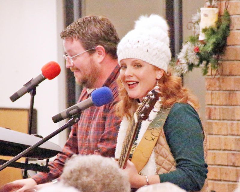 Local duo to perform Christmas concert