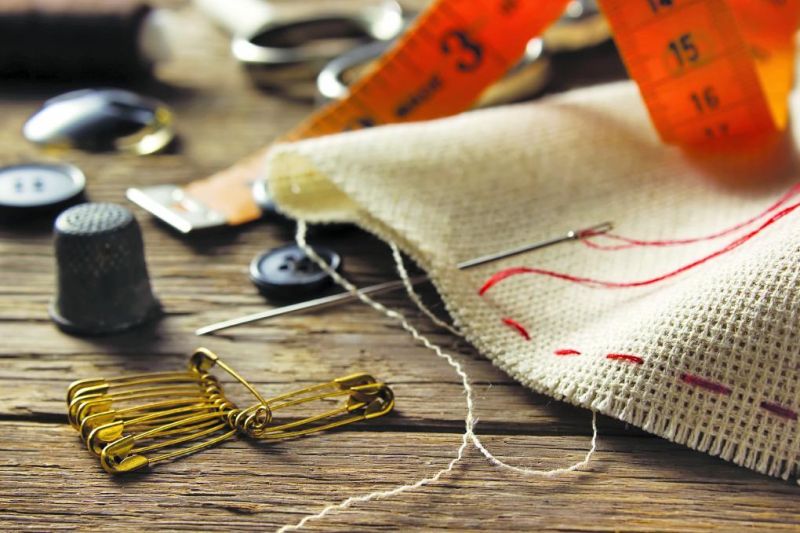 Local Group Keeping Sewing And Needlework Art The Bargain - 