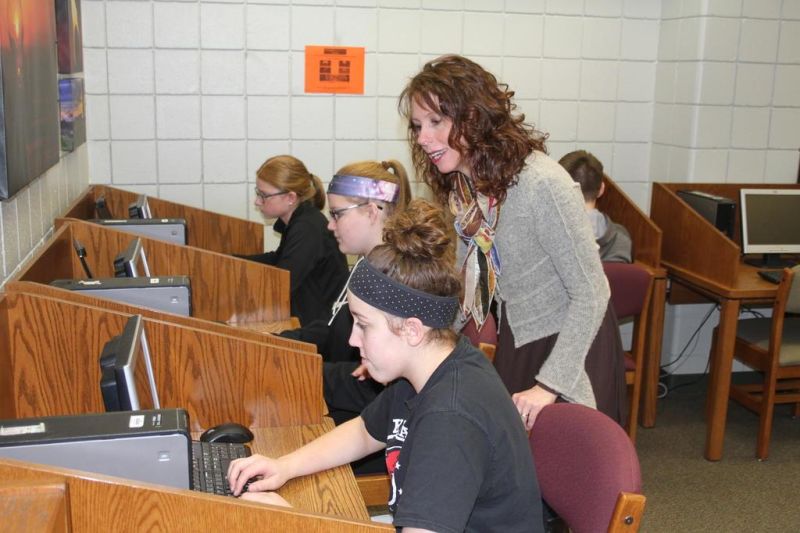 Lori Pringle earns District/Building ICoach designation
