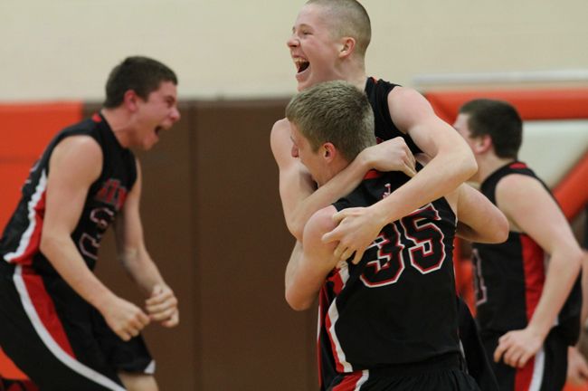 Miracle at Meadowbrook, Ropp provides Hawks with improbable win with buzzer beater