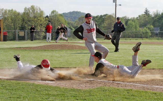 Mullet a whizz in Hilands 8-1 Sectional win over Rosecrans