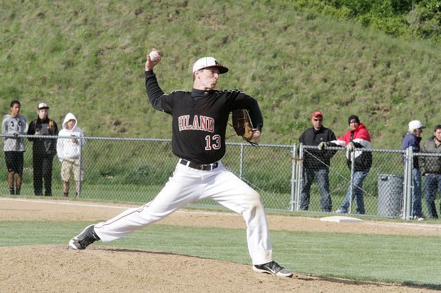 Mullet a whizz in Hilands 8-1 Sectional win over Rosecrans