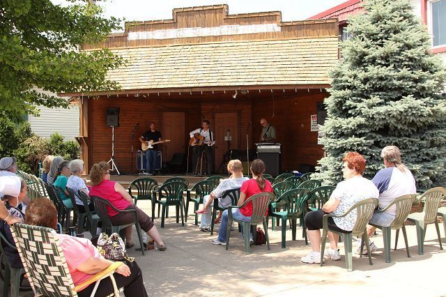 Music on the Square: a different kind of Amish Country entertainment