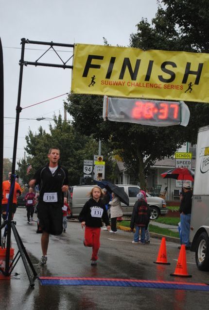 Neither wind nor rain could dampen spirits of Daltons runners
