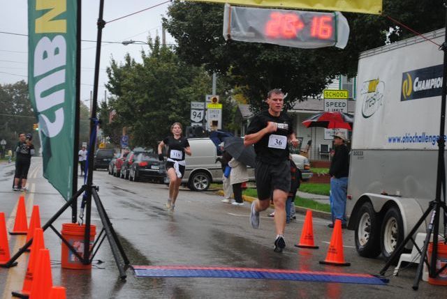 Neither wind nor rain could dampen spirits of Daltons runners