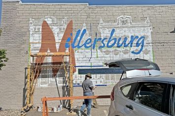New HDM mural greets travelers from the west