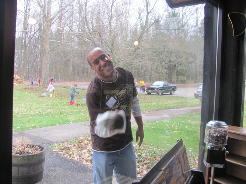 NewPointe volunteers spruce up Schoenbrunn
