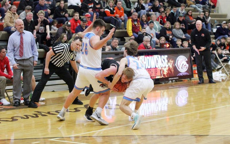 One minute to glory leads Pirates to win over Tigers