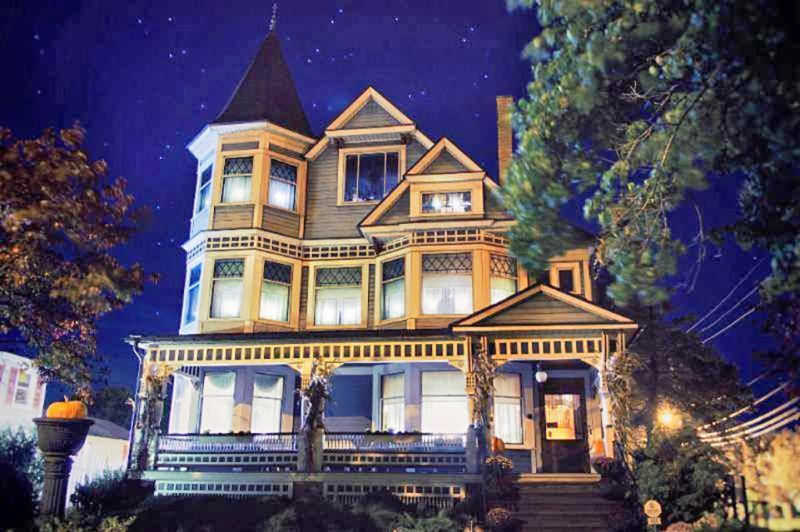 Paranormal Night invites ghost hunters to mansion