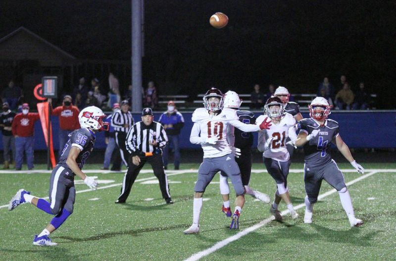 Pirates get ‘picky’ in D-V football playoff win