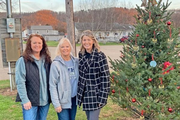 Port Washington Memorial Tree remembers loved ones