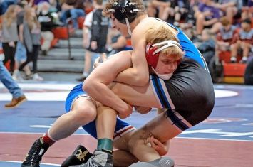 Several Knights wrestle in summer competitions