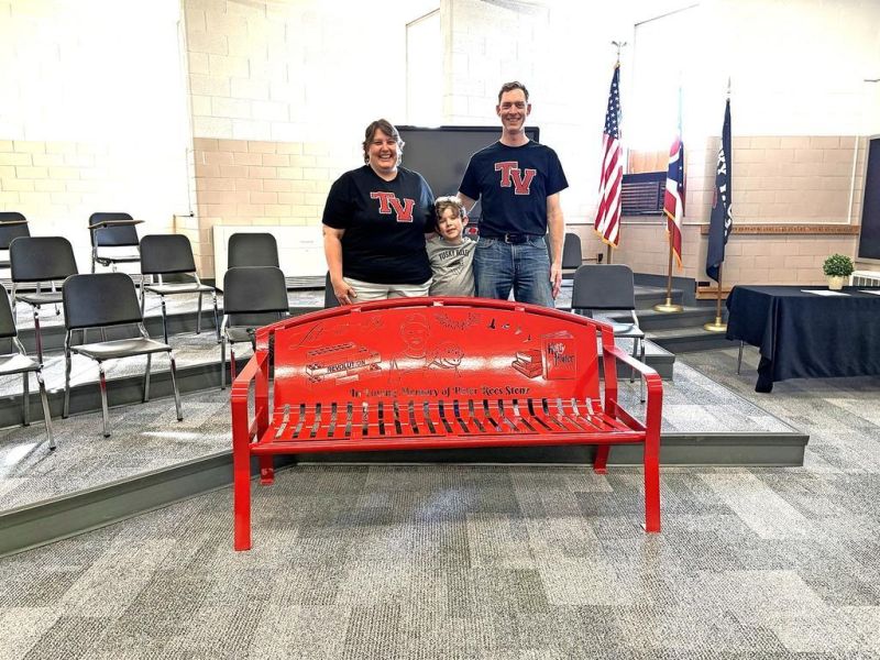 Stenz family donates memorial bench