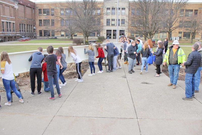 Students leave their mark in new school