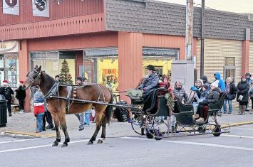 Sugarcreek lights up downtown to celebrate community