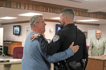 Superhero patrolman presented with Lifesaving Award