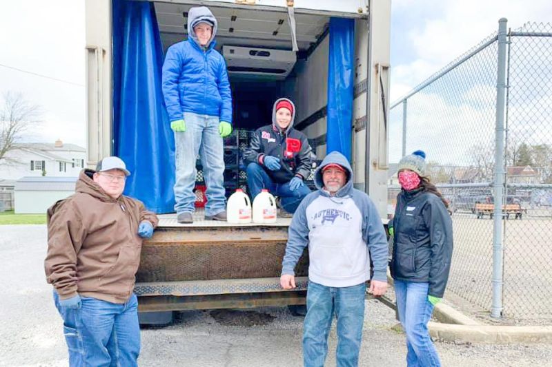 Thousands get free milk from Tuscarawas County Dairy Farmers