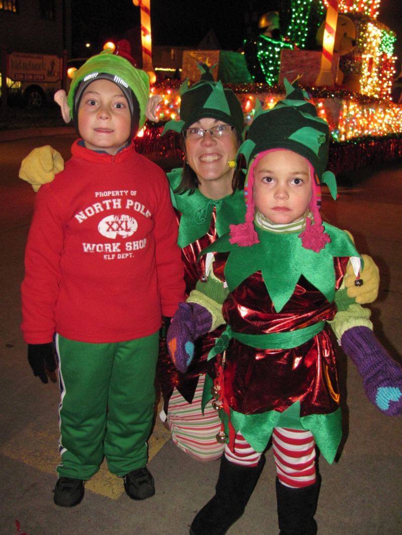 Visions of sugarplums danced in their heads at annual New Philadelphia Christmas Parade