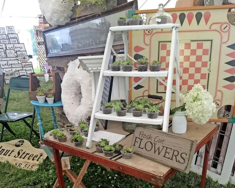 Walnut Creek Vintage Fair back at its old site