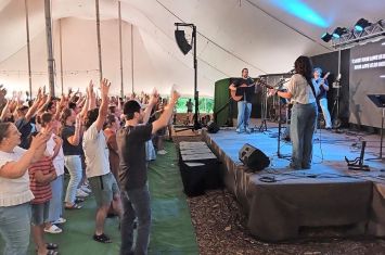 White-hot faith on display at third annual Fire in the Hills