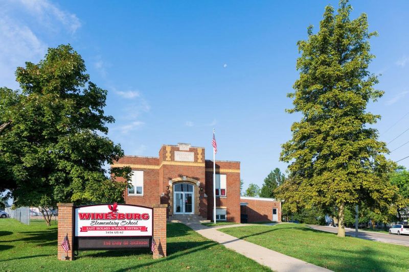 Winesburg Elementary gets a new digital sign