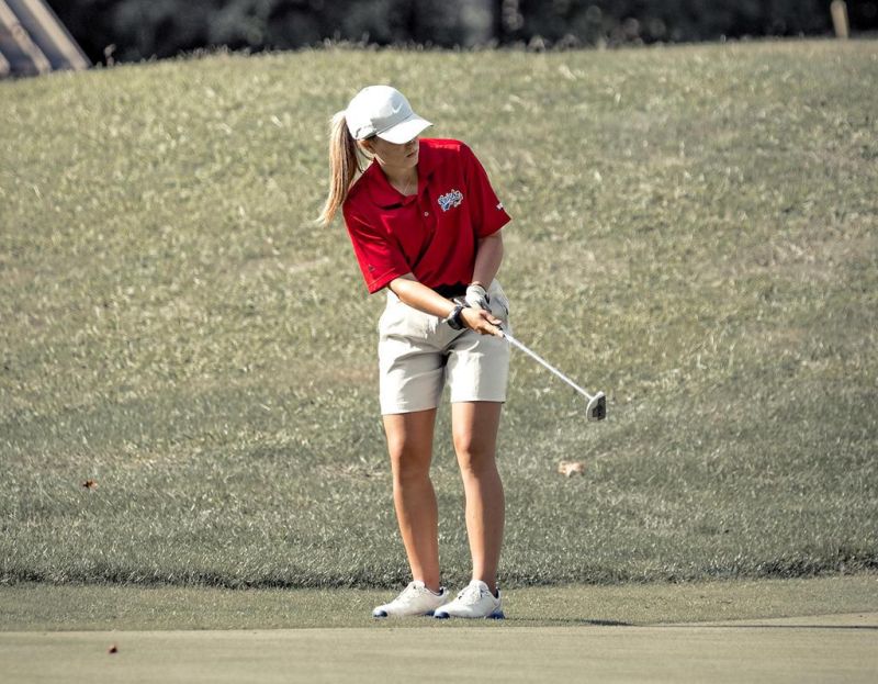 Woods golfs with the girls, places runner-up at Mapleton