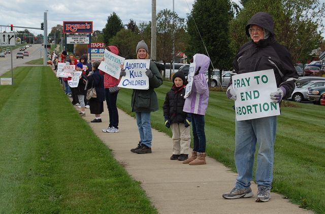 Wooster Life Chain raises awareness