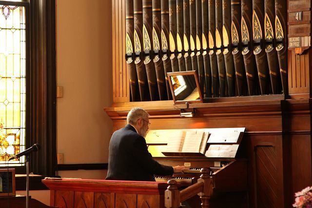 Woosters oldest church marks 200 years